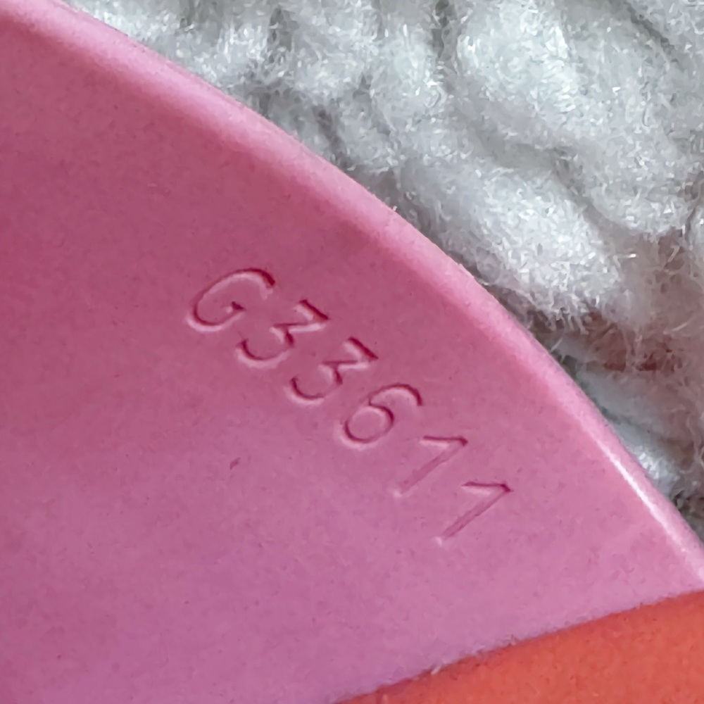 SOLD🌺Chanel rubber pool CC striped logo slides sandals pink coral 38 Spring 2018 - Picture 12 of 12